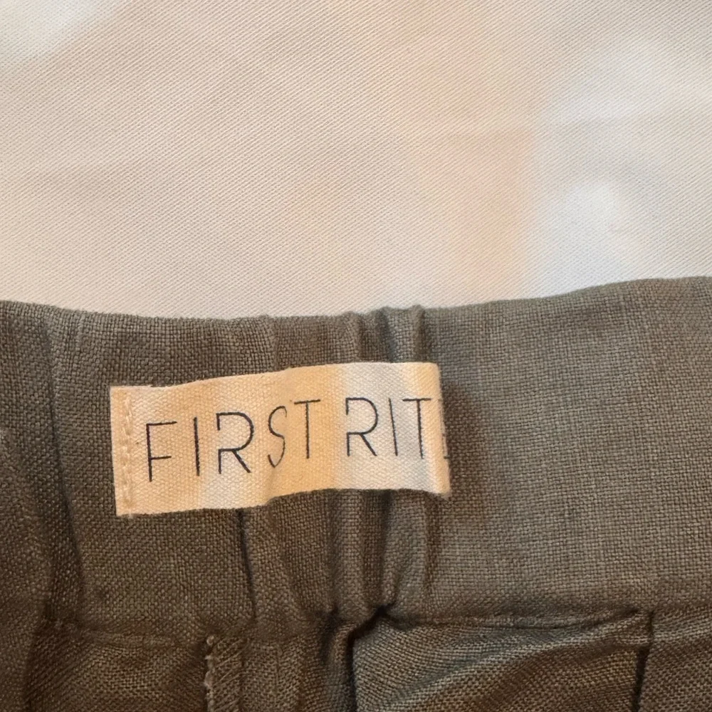 First Rite sage green linen pants - Picture 3 of 4